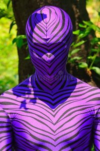 ​滨边美波主演的电影《咲-Saki-》在横滨上映，导演和演员登台