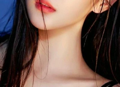 ​半夜摸她下面她流了好多水 私密按摩到欲火焚身