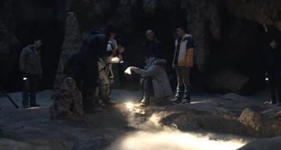 ​《盗墓笔记》张起灵为何随阴兵进入青铜门，门后究竟有什么秘密？