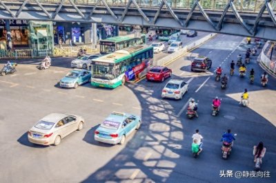 ​无人驾驶出租车正式上路，深圳领跑未来出行新纪元