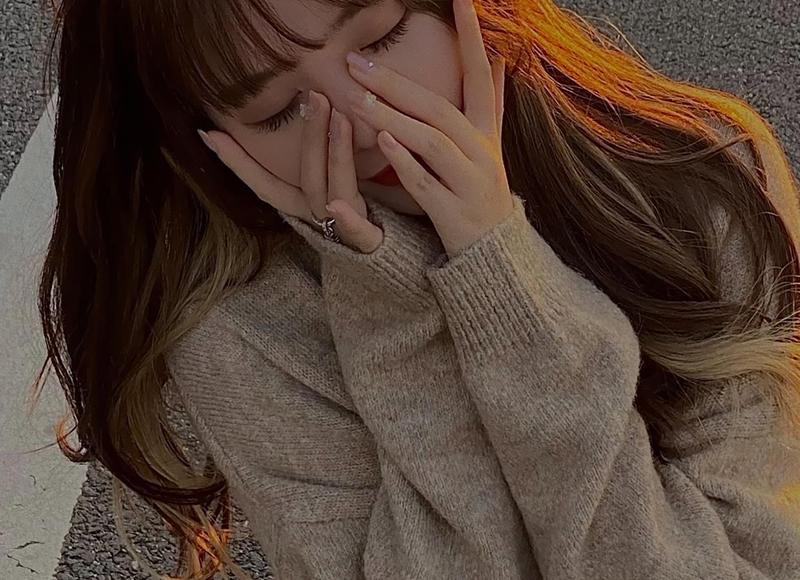 一个女孩对事物充满好奇心 一个女孩对事物充满好奇心