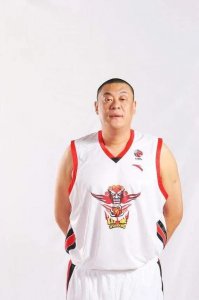 ​球场常青树，不老的传奇！征战球场二十余载的男篮二代中锋单涛