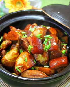 ​过去过年的硬铮菜：慈菇烧肉