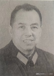 ​曹建华:原海军政治学校副校长