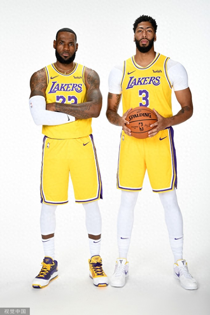 詹姆斯湖人时期精彩壁纸