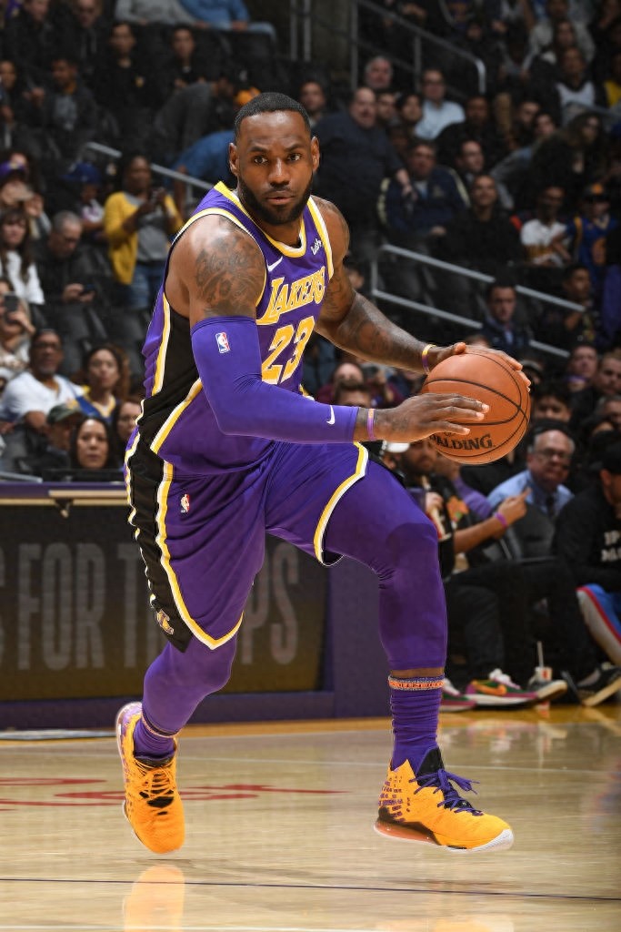 詹姆斯湖人时期精彩壁纸