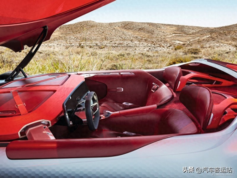 上车就掀天灵盖！什么剪刀门都弱爆了！这款雷诺跑车科技感十足！