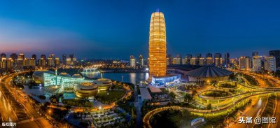 ​不沿海不沿边的郑州，能成为国家中心城市，实力优势在哪？