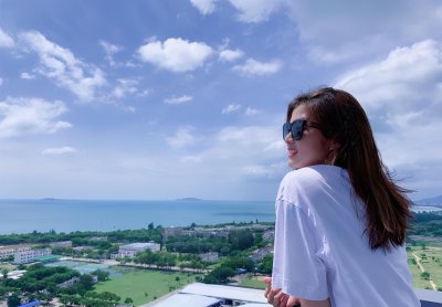 ​假期生活怡然自得，女足门将赵丽娜分享度假自拍