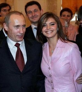 ​普京绯闻情人24岁入政坛，未婚生3子，为何至今不敢公开孩子生父