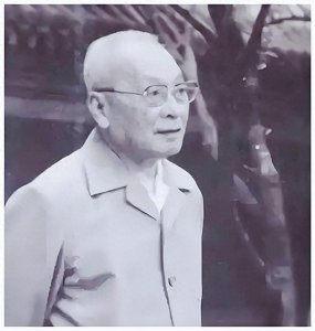 ​从排字工到海军破冰者：鲁冰的传奇人生如何逆转命运？