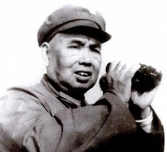 ​66年许世友想把城西湖泻水造田，曾希圣不同意：许世友手伸得太长