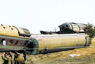 ​惊险！黑河到哈尔滨火车意外脱轨，乘客安全无大碍