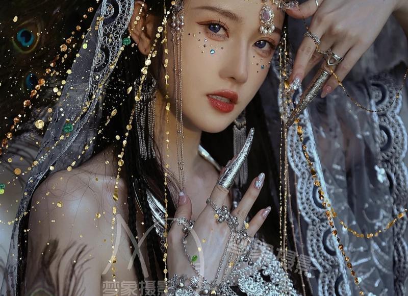 一个人想要算计你之前，往往会对你做这3件事，要当心了