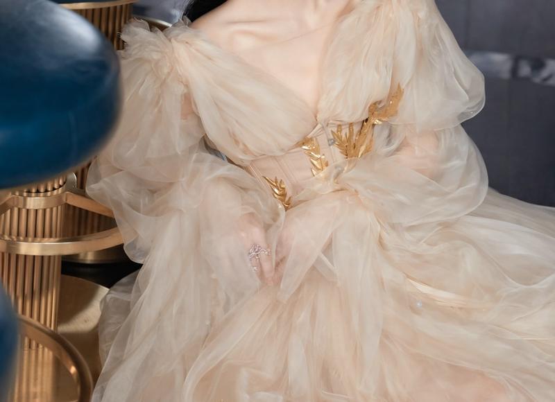 新郎穿什么服装最时尚（新郎父亲穿什么夏季服装）