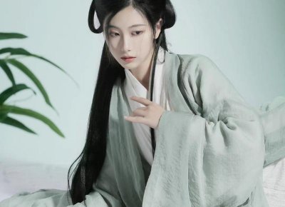 ​林晚晚果然学长微博 网红果然学长回复林晚晚替身事件 超甜学长果然