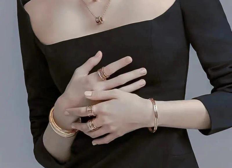 亲爱的，生日快乐！