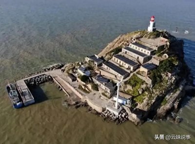 江苏夫妻孤岛坚守 32 年,没水没电年薪仅 5000,深夜靠喝酒壮胆