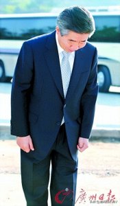 ​韩国前总统卢武铉选择了极端之路——跳崖自杀