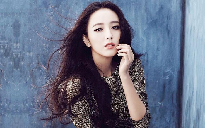 佟丽娅坚守爱情是因为不自信？佟丽娅父亲愤怒这样回应！