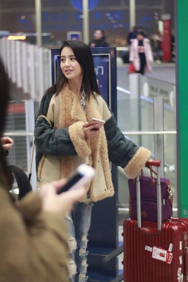 佟丽娅坚守爱情是因为不自信？佟丽娅父亲愤怒这样回应！