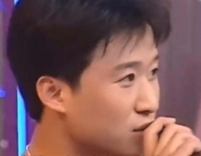 赵薇黄晓明吴京（明星首上快本青涩照）(8)