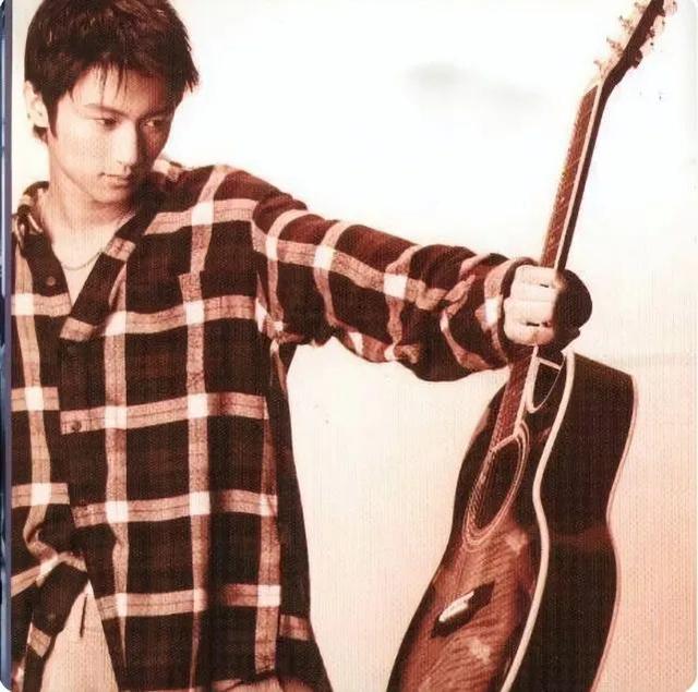 谢霆锋与王菲感情史（谢霆锋的熟女情史）(1)