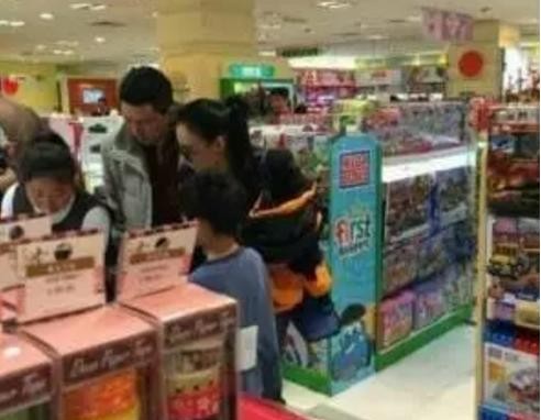 张柏芝承认三胎老公（这么多版本的老公到底谁是真的）