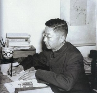 ​作家老舍险些与贤惠妻子胡絜青离婚，是什么让他重回家庭？