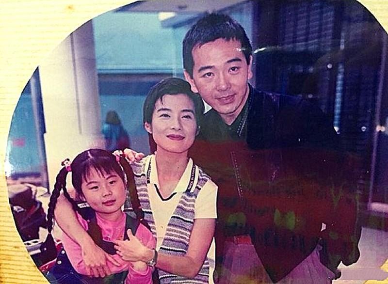 张晨光前妻是岳翎（64岁被骂哭深扒张晨光的过往）