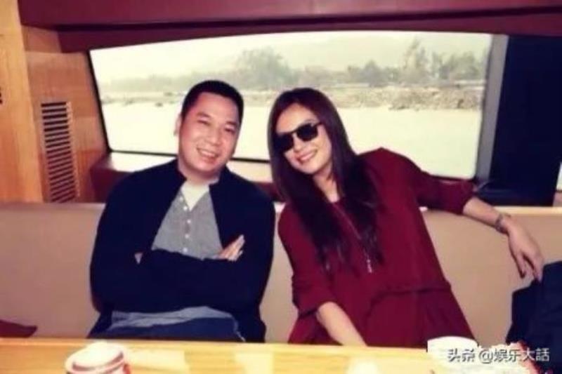 赵薇黄有龙结婚照（为何转身嫁给其貌不扬的黄有龙）(2)