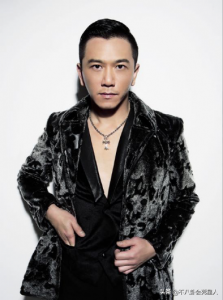 ​温兆伦个人资料简介（3婚2离50岁得女，57岁靠卖卫生巾圈钱，温兆伦经历了什