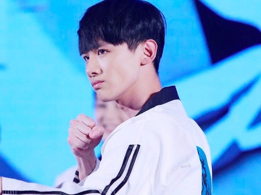 内娱又有新孩子了！曝大热青春剧男主隐婚生子 