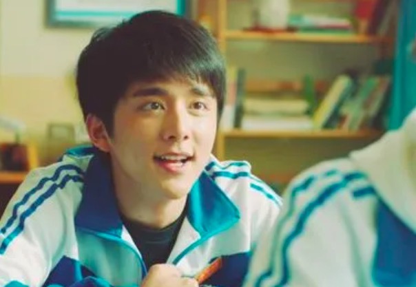 内娱又有新孩子了！曝大热青春剧男主隐婚生子 