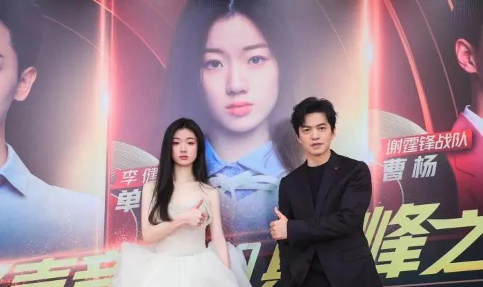 芙蓉姐姐近照(网红鼻祖芙蓉姐姐最近的照片）