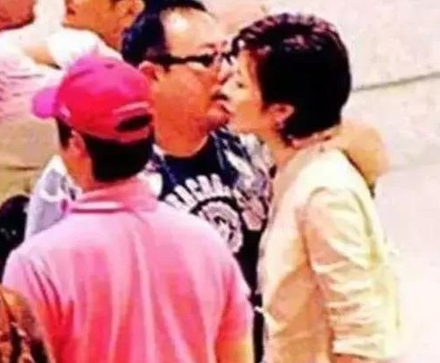 关之琳有几个孩子（关之琳两婚两离无儿无女）