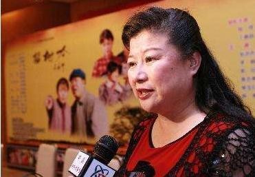 李静的老公是谁（演员李静丈夫患病后不离不弃）