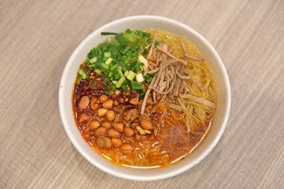 【美食老字号 吃出“兴”味道】舒记杠子面:杠压工艺 匠心打造劲道美味