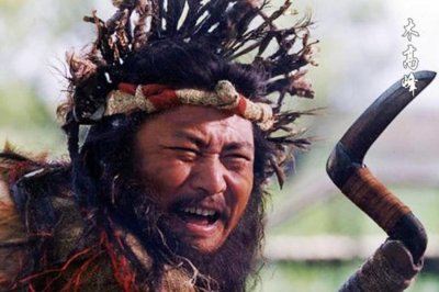 ​武功与余沧海旗鼓相当，见了岳不群就溜，浅论腹黑丑驼子木高峰