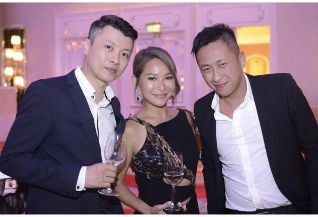 洗米嫂正宫地位稳固,她学甘比徐子淇做慈善,洗米华家人到场支持