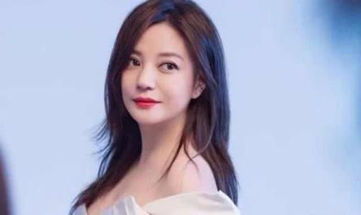 黄有龙为什么和她离婚了?看了赵薇,大家就有了答案