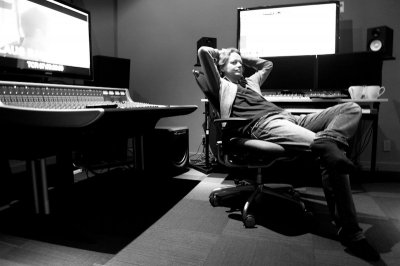 ​《加勒比海盗》那首经典音乐，其实是他写出来的