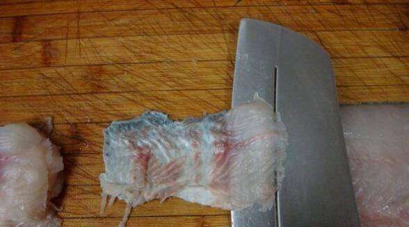 做鱼前腌鱼放什么调料,做鱼前怎么腌鱼入味要多久图4