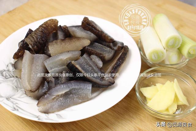 家常葱烧海参做法窍门(葱烧海参要不要焯水后红烧)(4)