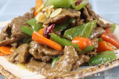 教你怎么做青椒炒牛肉(大厨教你做青椒炒牛肉好吃下饭的诀窍)