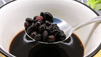 醋泡黑豆会不会过期,我泡了三年的陈醋泡黑豆还能吃吗