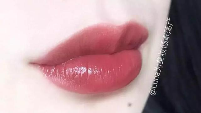适合素颜涂的裸色系口红（6款超适合素颜裸妆口红盘点）(7)