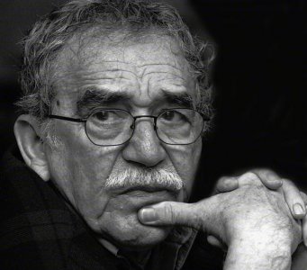 《没有人给他写信的上校》:注定没有结果的等待,构成现实的魔幻