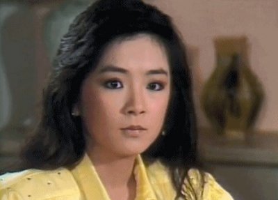 ​她是琼瑶干女儿，曾被初恋威胁、当街暴打致脑震荡，如今怎样了？