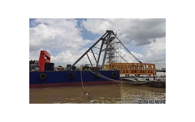 男同桌把我带到家里 我知道了他隐瞒许久的秘密